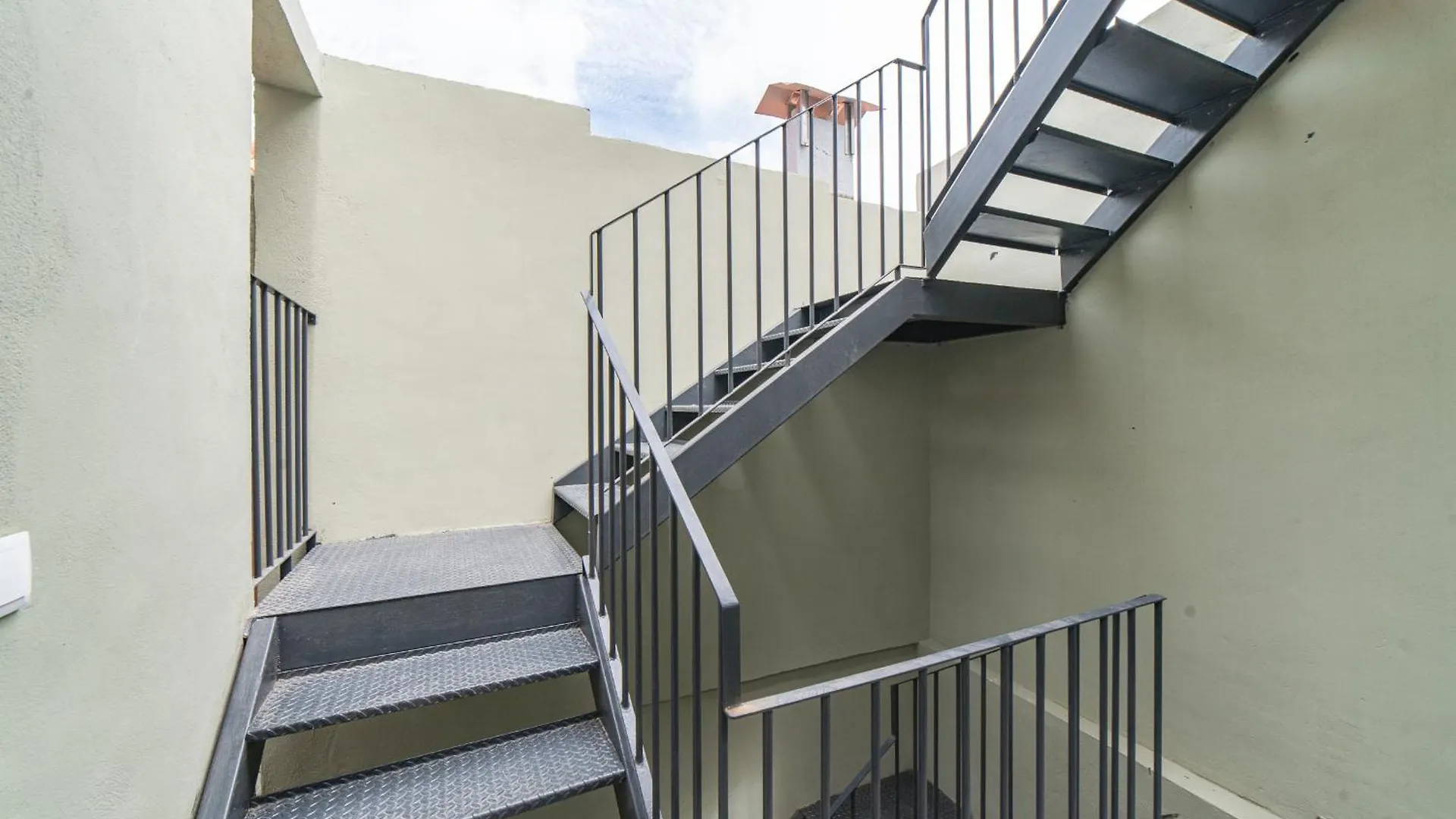 Campolide Charm Apartments II 리스본 0*,  포르투갈